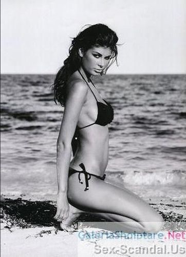 Angela Martini Hot Pantyless Upskirt Photos – Miss Universe Albania 2010