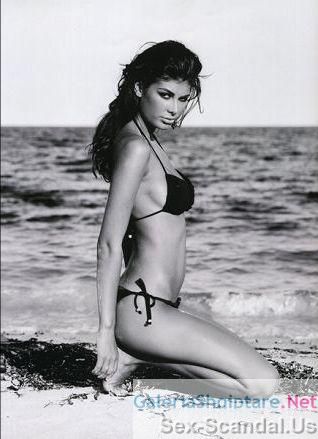 Angela_Martini_Hot_Pantyless_Upskirt_Photos_-_Miss_Universe_Albania_2010_05_www.Sex-Scandal.us.jpg